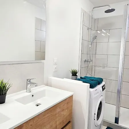 C'est Chez Maurice! 4 Ch Wifi Balcon Parking Free Apartment